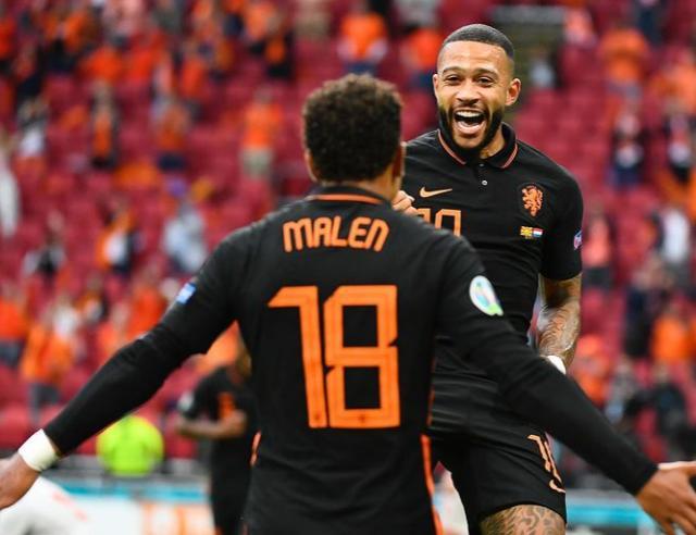 迅速作出反 迅速作出反